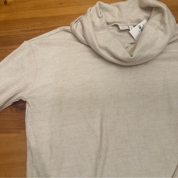 NWT GAP Elegant Cream Turtleneck Sweater - Picture 8 of 11
